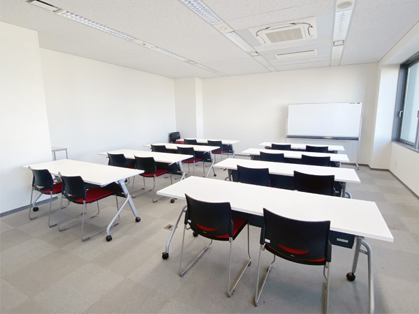 3階 302号室(採用面談室) 3階 302号室(採用面談室)